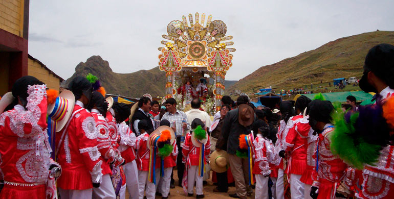 Fiesta del niño Callaocarpino y Jacobo illanes ·  Huancavelica  · IPeru.org