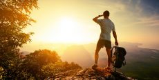 Estas pensando viajar por fin de año? Consejos para ahorrar dinero
